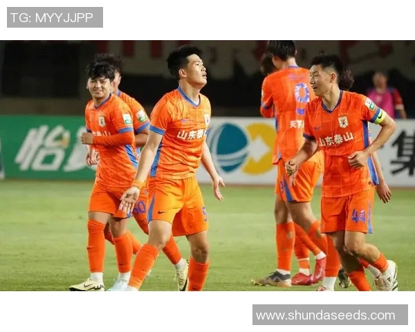 中超联赛彭啸表现出色助力球队争冠展现职业足球新风貌