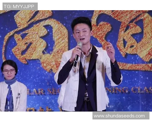 刘浩帆在关键时刻挺身而出成功解围对手展现出卓越的团队精神与领导能力