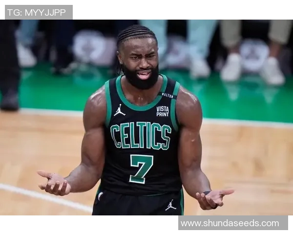 杰伦布朗带领凯尔特人重返巅峰NBA新赛季的精彩表现与未来展望