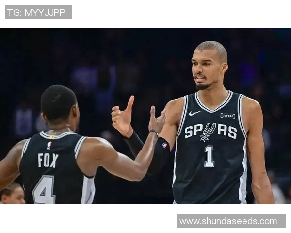 马刺经理缺席赛前发布会,球迷纷纷猜测其去向 马刺经理缺席赛前发布会,球迷纷纷猜测其去向